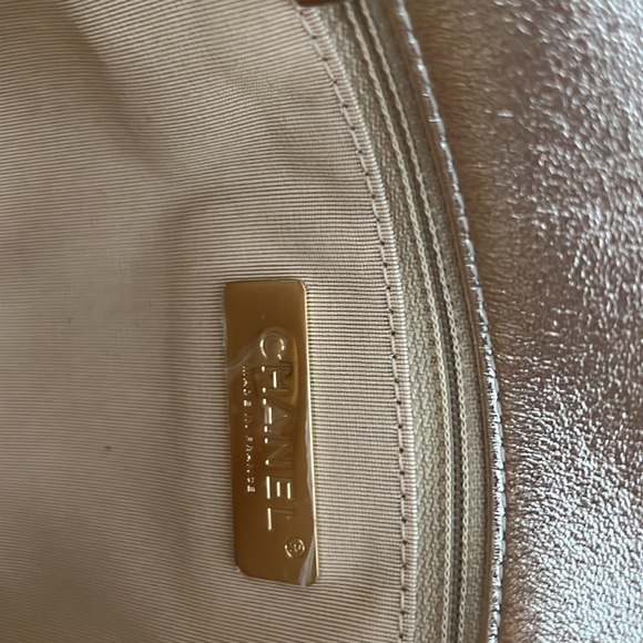 Chanel gold flap bag - Picture 3 of 7